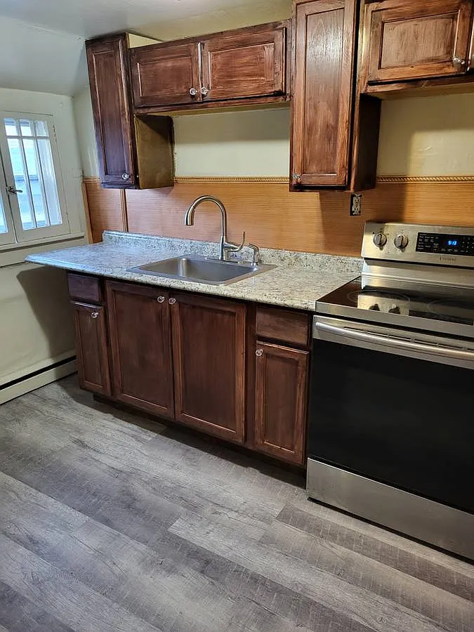2 bed, 700 sqft, $1,350 — Photo 1