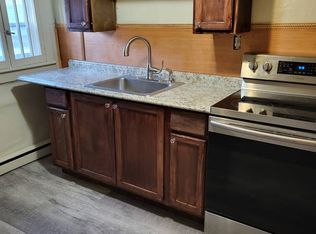 4 Essex Ave FLOOR 2, Albany, NY 12205
