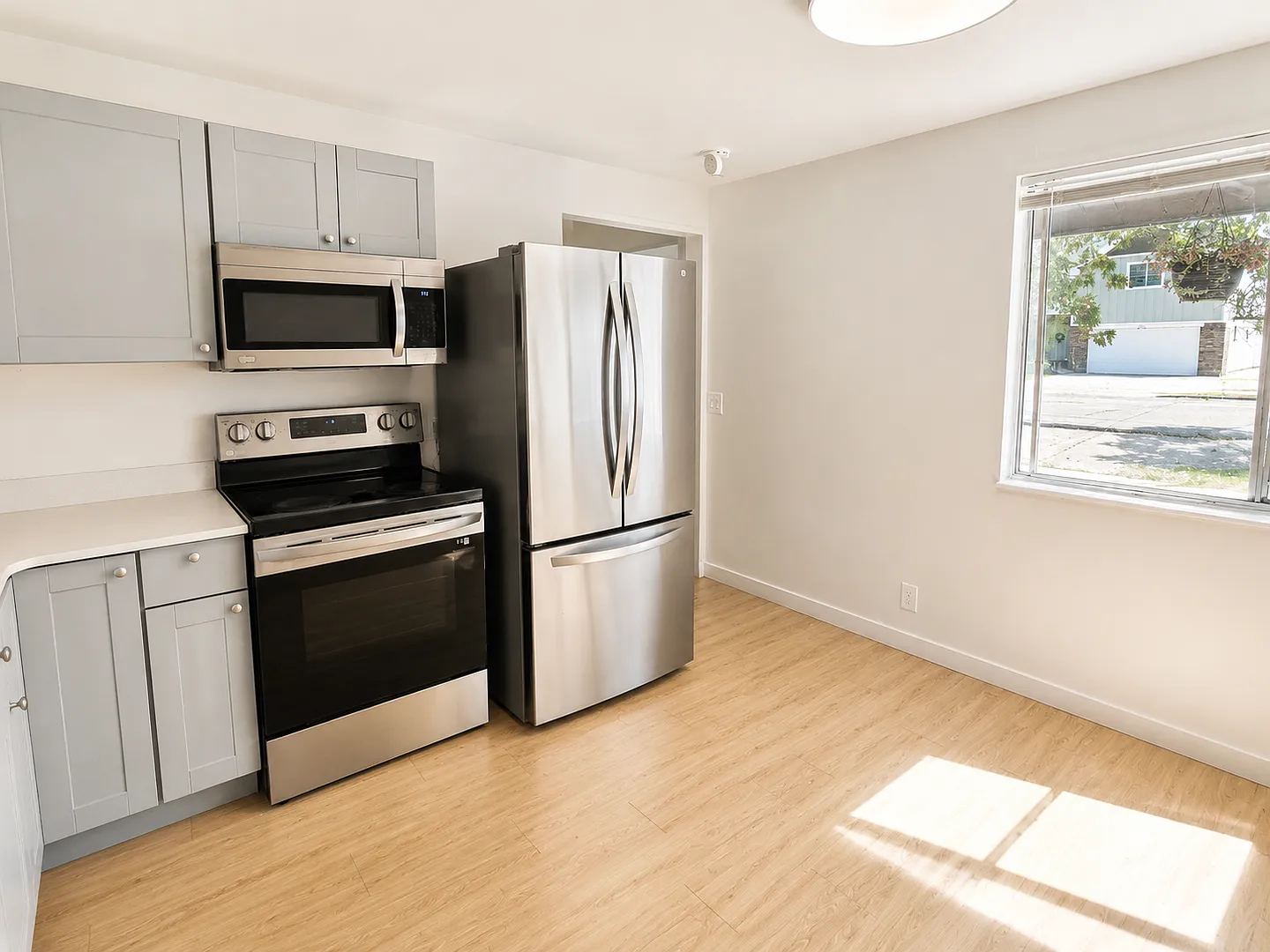 349-357 N 800 W — Photo 3