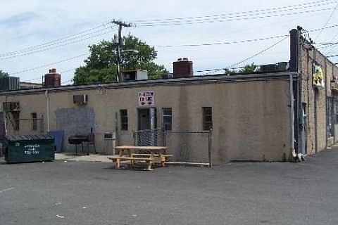 2nd image of 386 E Meadow Ave