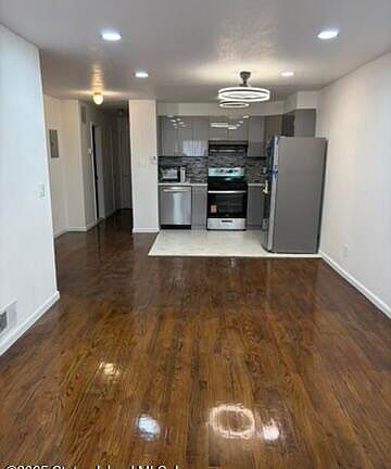 4th image of 56 Whitaker Pl #2