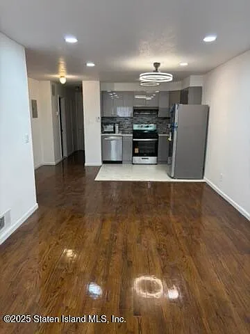 56 Whitaker Pl #2 — Photo 4