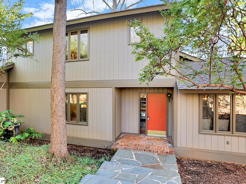 1st image of 108 Woodhaven Dr