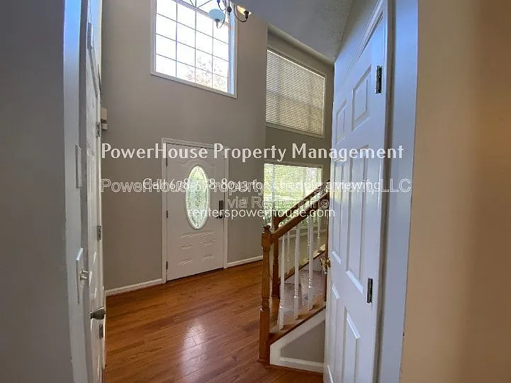 605 Suwanee Lakes Cir — Photo 49