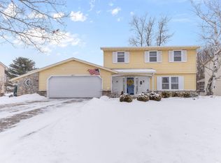 8817 Voyager Dr, Fort Wayne, IN 46804