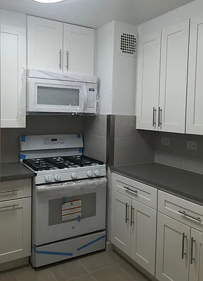 Rented by Anita Loewy, Inc | media 22