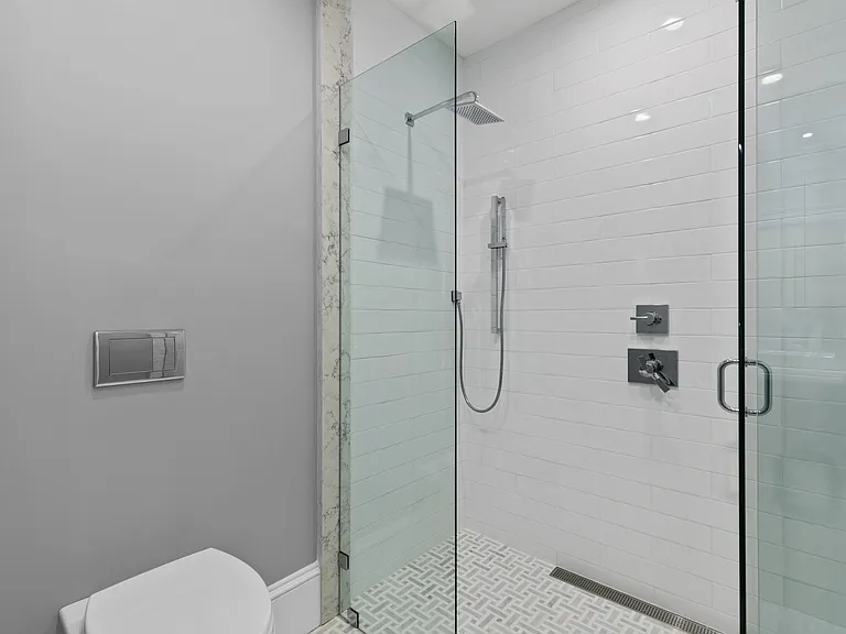 61 Huron Ave — Photo 9
