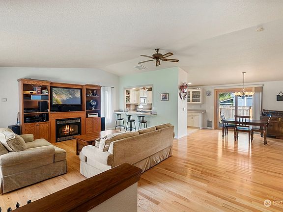 3rd image of 11819 Scott Creek Drive SW