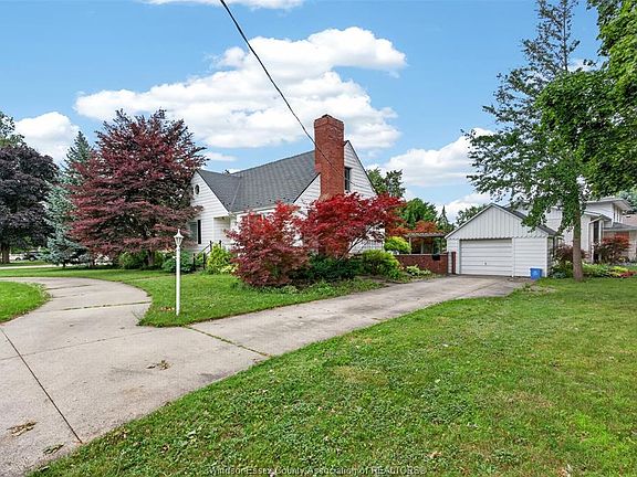 4th image of 4171 Roseland Dr W