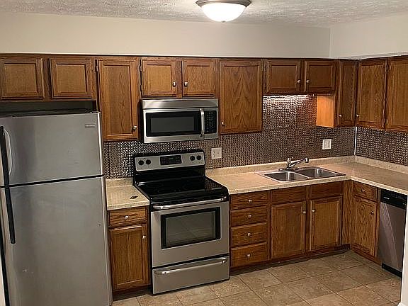3rd image of 1901 Thurston Ave APT 2