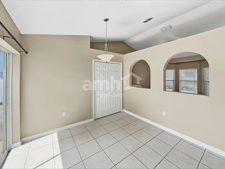 1350 Rolling River Rd — Photo 5