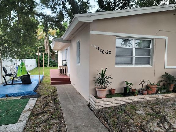 3rd image of 1120 NE 111th St