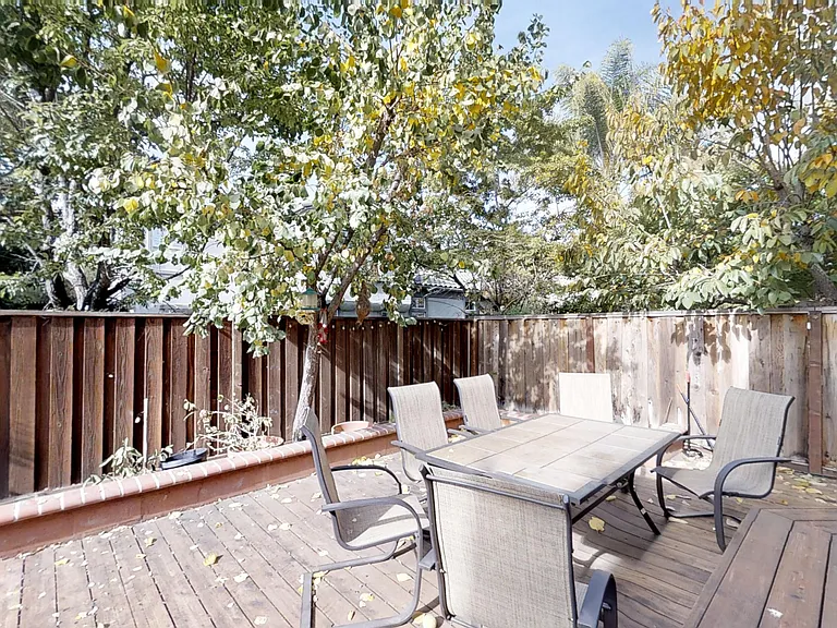 Wildflower Dr — Photo 34