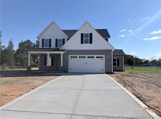 1934 Sunshine Ct, Hope Mills, NC 28348