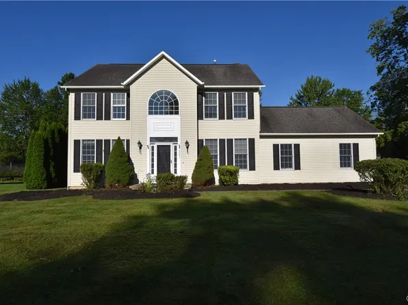 3241 Greenleafe Dr, Phoenix, NY 13135