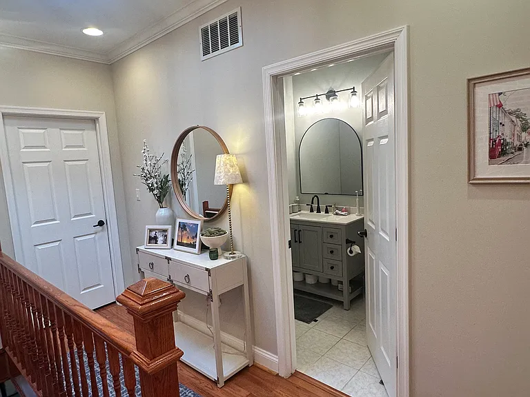 704 S Linwood Ave — Photo 19