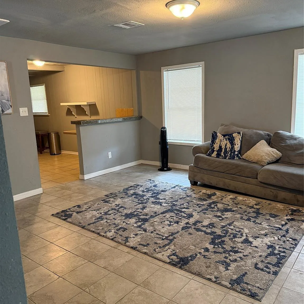 3 bed, 2.0 bath, 1400 sqft, $1,950 — Photo 3