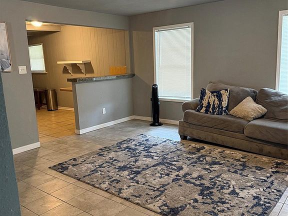 3rd image of 328 Garland St