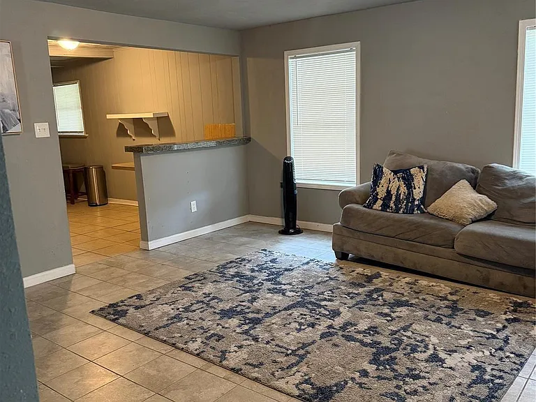 328 Garland St — Photo 3