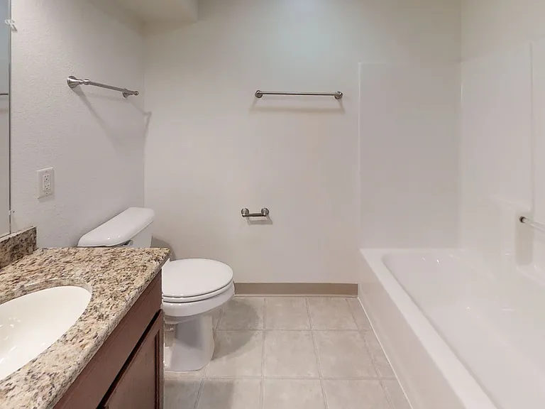 N86W14304 Fond Du Lac Ave #14304 — Photo 10