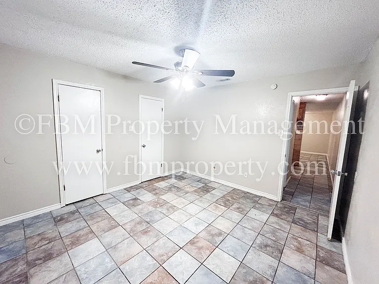 2539 W Sycamore Ave — Photo 10