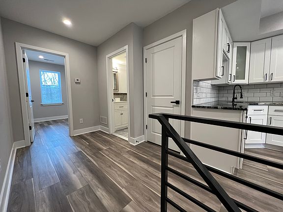 5th image of 729 S 21st St Floor 2