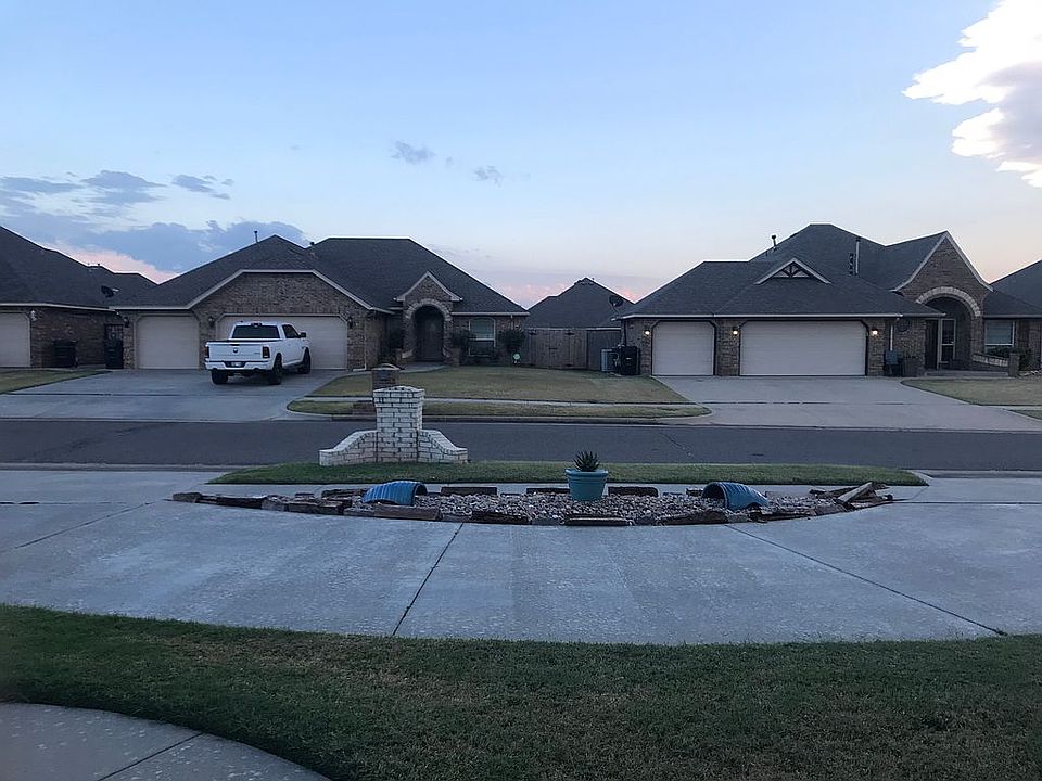 2nd image of 1405 NW 14th Pl
