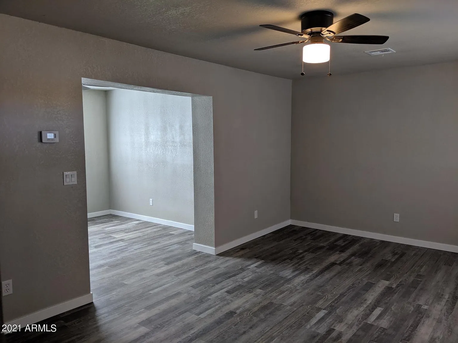 2 bed, 1.0 bath, 992 sqft, $1,300 — Photo 3