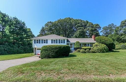 1st image of 10 Orchard Cir