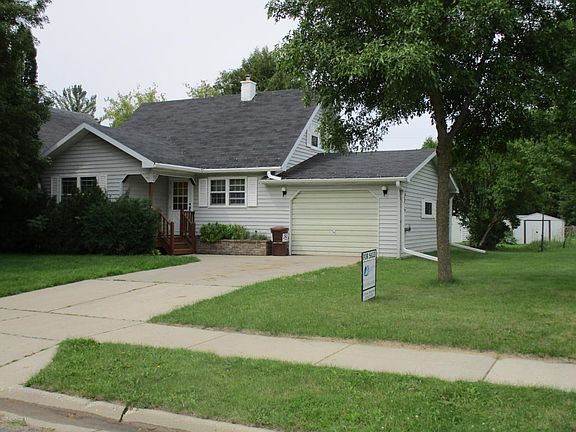 2nd image of 210 Walker Ave S