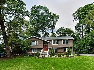 7 Georgia Dr, Wayne, NJ 07470