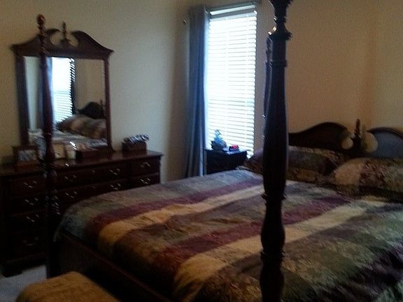 4th image of 2639 N 165th St