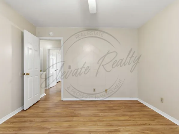 402 Peek Dr APT 2, Cookeville, TN 38501