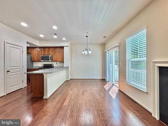 5th image of 1599 Renate Dr