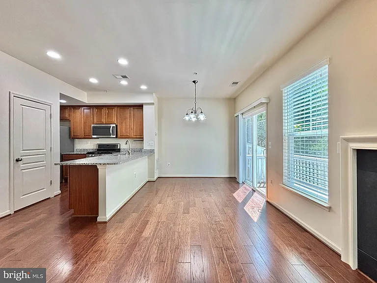 1599 Renate Dr — Photo 5