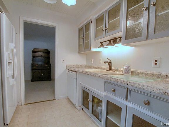 5th image of 17465 Rexwood St