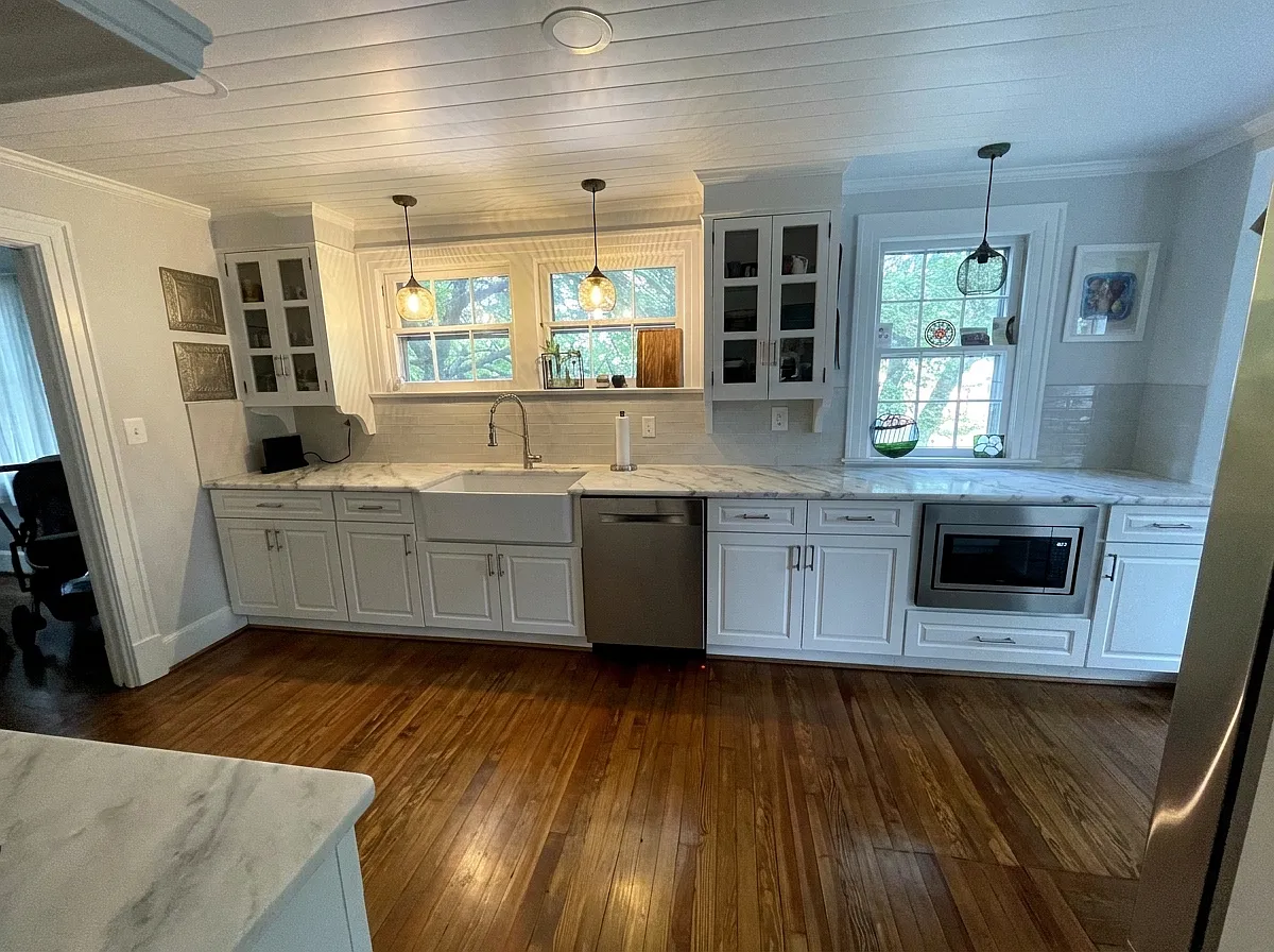 3 bed, 1.5 bath, $3,300 — Photo 3