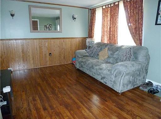 3rd image of 459 Lois Dr
