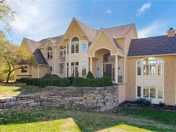 6410 Warwick St, Shawnee, KS 66218