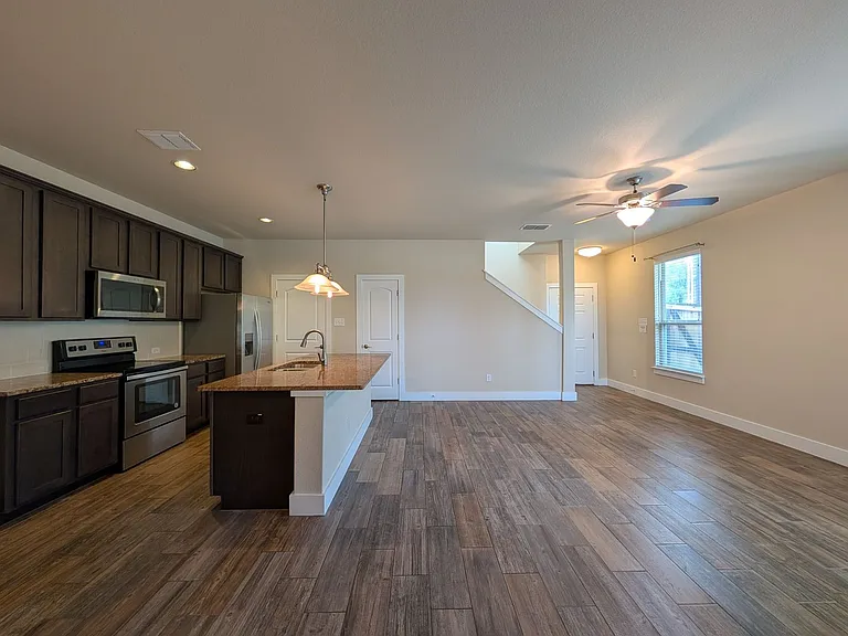 711 Gristmill Dr — Photo 8