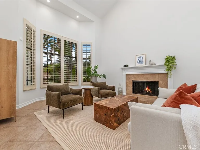 22241 Dardenne St — Photo 3