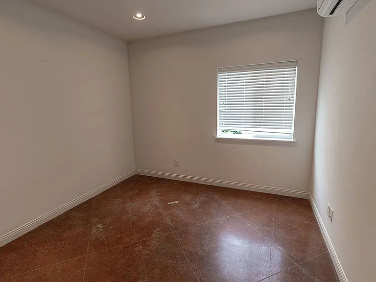 1413 Paris Rd — Photo 25