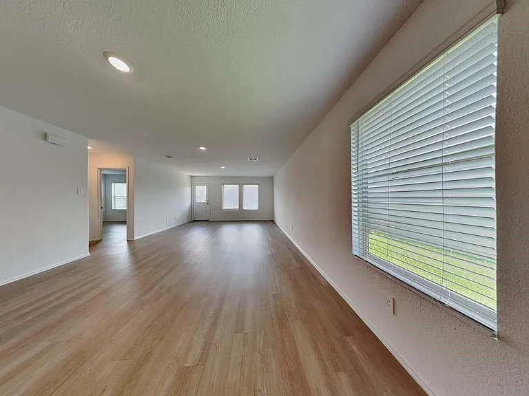 18735 Mercer Falls Dr — Photo 3