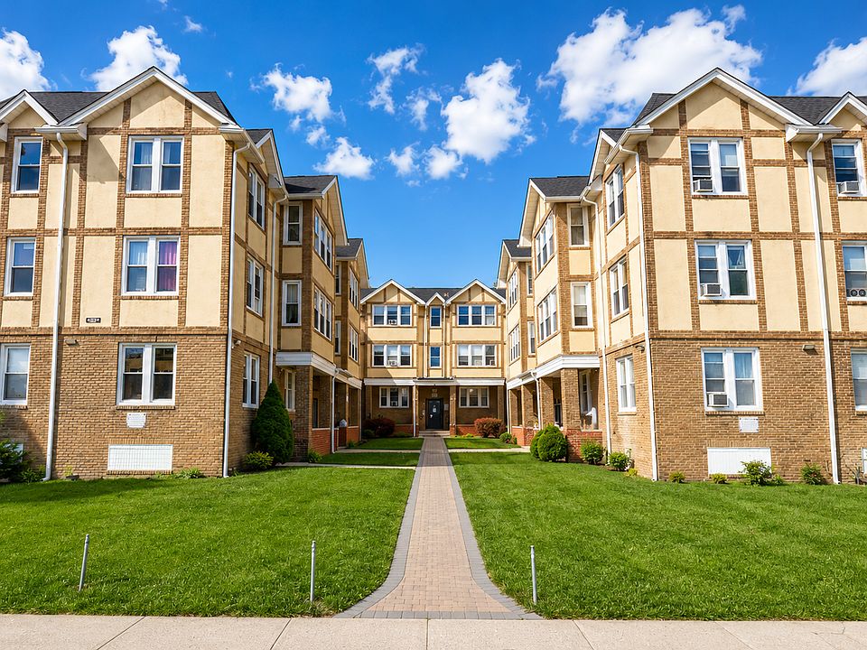 1st image of 641 Central Ave APT 2L