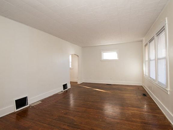 3rd image of 1028 25th St