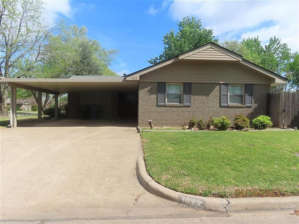1st image of 1923 Melrose Dr