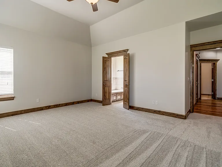 22525 Lindy Ter — Photo 63