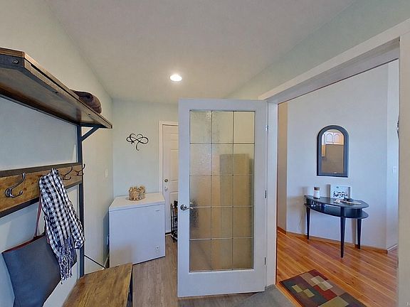 4th image of 1101 Ewen Rd