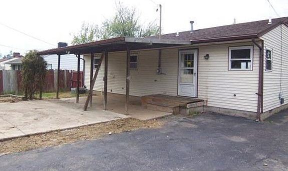 2nd image of 2918 Woodman Dr