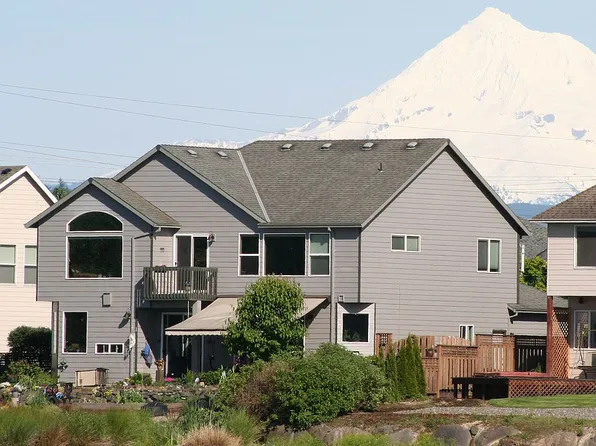 21351 NE Shore Dr, Fairview, OR 97024